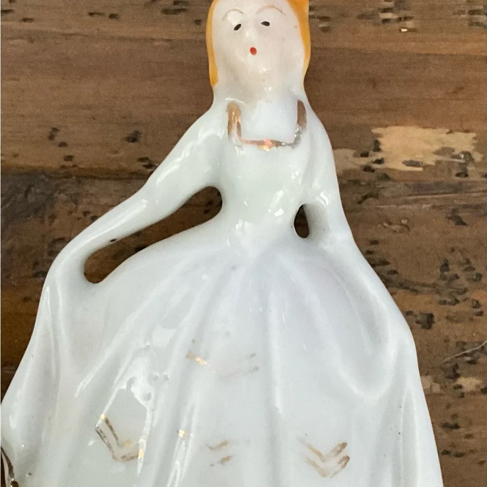 VINTAGE‎ MADE IN JAPAN FANCY LADY FIGURINE